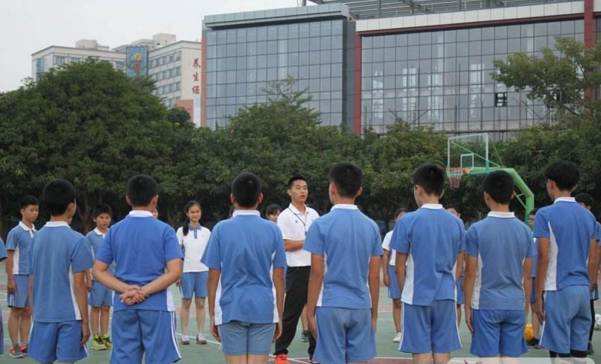 綦江縣打通鎮(zhèn)大羅學?！赋踔胁俊?></a></div>
            <dl>
              <dt><a href=