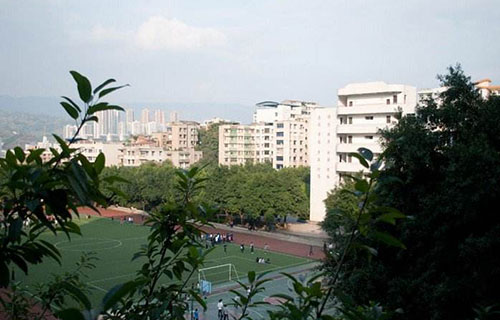 綦江縣古南鎮(zhèn)登瀛學(xué)?！赋踔胁俊?></a></div>
            <dl>
              <dt><a href=