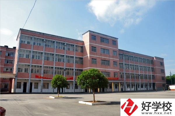 寧鄉(xiāng)市瀟湘職業(yè)中專學(xué)校有什么特色專業(yè)？