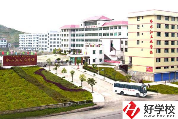 婁底有國(guó)家重點(diǎn)中專(zhuān)嗎?學(xué)費(fèi)便宜嗎?