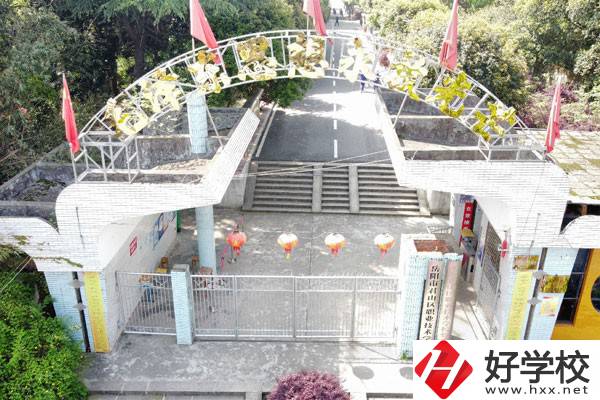 岳陽(yáng)市君山區(qū)職業(yè)技術(shù)學(xué)校怎么樣？有哪些入學(xué)須知？