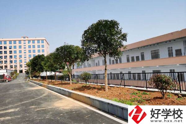 武岡市興邦中等職業(yè)技術(shù)學校教學樓