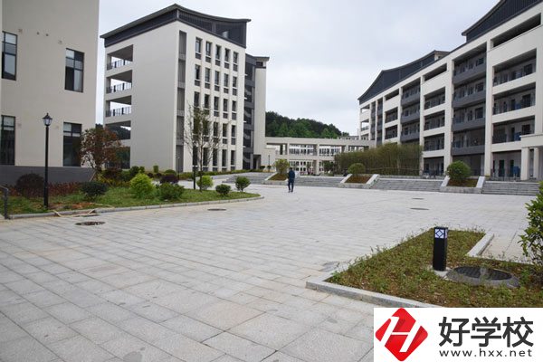 新晃侗族自治縣職業(yè)中等專業(yè)學(xué)校好不好？