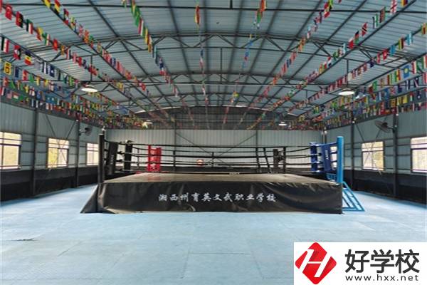 湖南省鳳凰縣有哪些中專？辦學(xué)特色是什么？