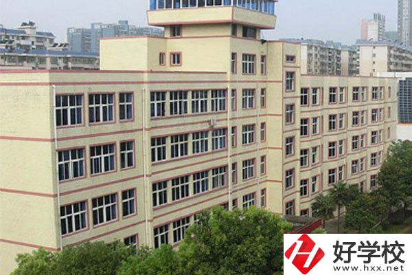 在郴州讀中專一年學(xué)費(fèi)要多少？