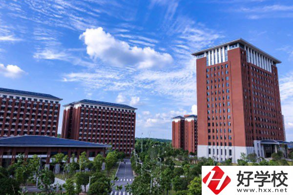 湖南可以學(xué)舞蹈類專業(yè)的職校有哪些？學(xué)費(fèi)貴不貴？