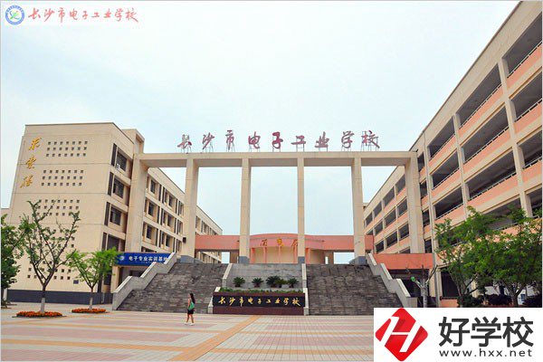 長(zhǎng)沙學(xué)費(fèi)便宜的中專有哪些？有什么招生專業(yè)？