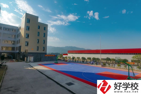 茶陵職業(yè)中等專業(yè)學(xué)校辦學(xué)條件如何？有什么辦學(xué)成果？