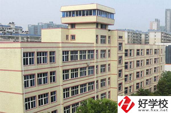 想在郴州上中專(zhuān)有什么比較好的學(xué)?？梢赃x擇？