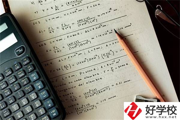在湖南選職校要不要看招生簡章？有什么內(nèi)容？