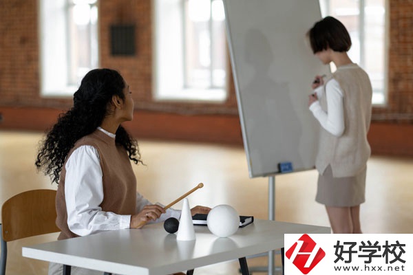 湖南省商業(yè)職業(yè)中等專業(yè)學(xué)校怎么樣？宿舍怎么樣？