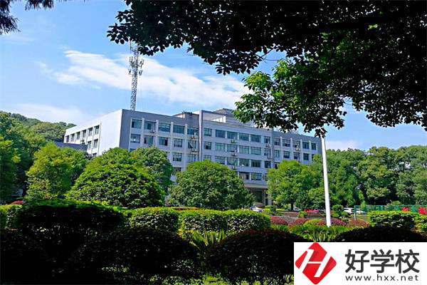 邵陽(yáng)機(jī)電學(xué)校在哪個(gè)位置？是公辦學(xué)校嗎？