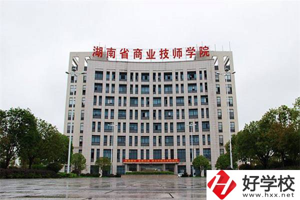 湖南學(xué)湘菜烹飪可以讀哪所學(xué)校？烹飪專(zhuān)業(yè)好就業(yè)嗎？