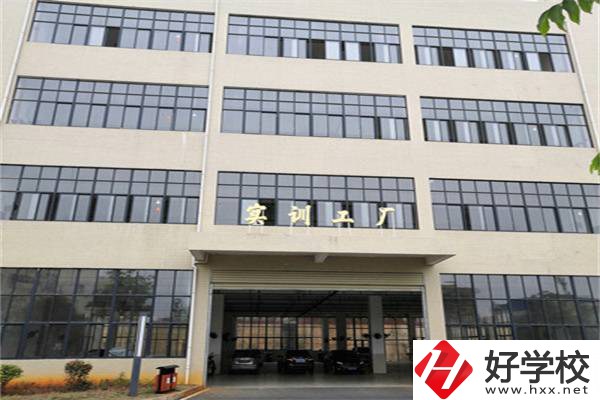 郴州臨武職業(yè)中專有高考班嗎？