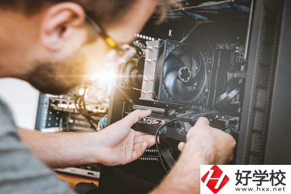 懷化市商貿(mào)經(jīng)濟(jì)管理學(xué)校有什么特色？專業(yè)有哪些？