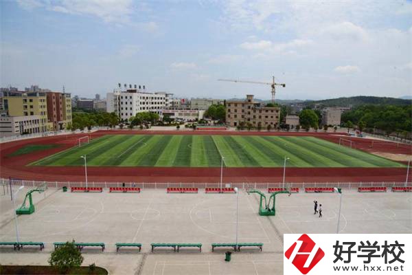 湖南有沒有招收復(fù)讀生的中專學(xué)校？有哪些招生專業(yè)？