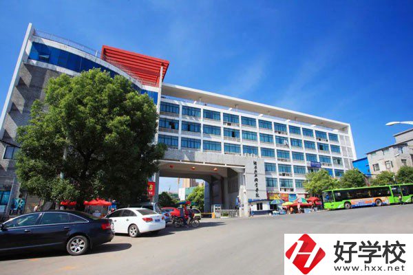 長沙辦學(xué)規(guī)模最大的職校是哪一所？有什么招生專業(yè)？