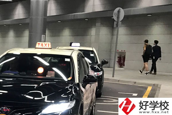 初中畢業(yè)讀婁底工貿(mào)職業(yè)中專，可以學(xué)什么專業(yè)？