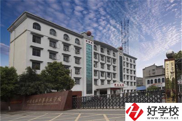 益陽有哪些計算機職校？專業(yè)就業(yè)前景怎么樣？