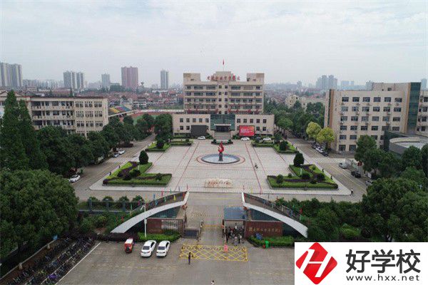在湖南學(xué)UI可推薦哪些中職？學(xué)校就業(yè)如何？