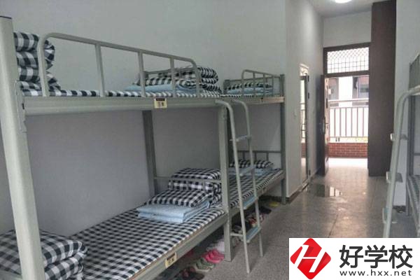 安化縣職業(yè)中專學(xué)?？梢詫W(xué)茶嗎?學(xué)費(fèi)貴嗎?
