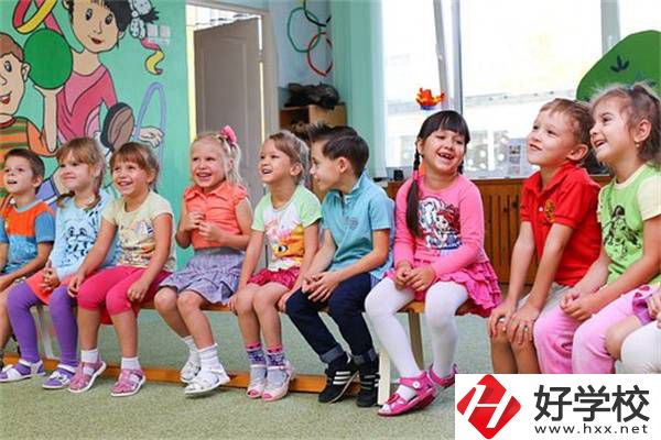 在湖南想當(dāng)老師可以學(xué)哪些專(zhuān)業(yè)？需要考證嗎？