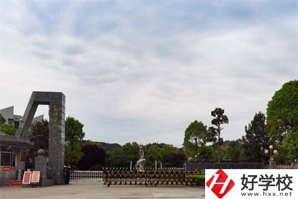 懷化分?jǐn)?shù)低可以讀的公辦中專有哪些？專業(yè)好就業(yè)嗎？