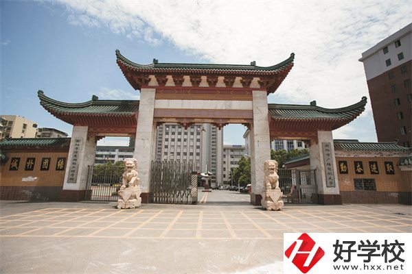 衡陽(yáng)市信息網(wǎng)絡(luò)工程學(xué)校是公辦還是民辦？學(xué)費(fèi)是多少？