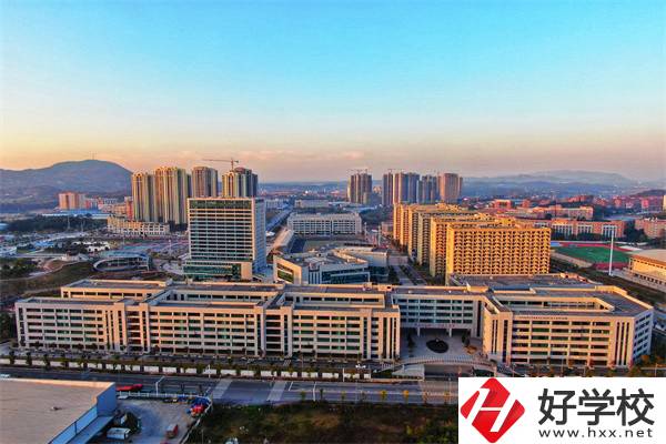 在湖南學(xué)外語可以讀什么職校？最新招生要求是什么？