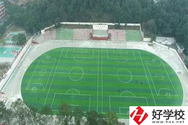 岳陽理工職業(yè)技術(shù)學(xué)校專業(yè)情況如何，有哪些辦學(xué)特色？