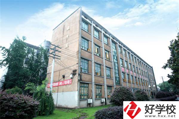 湘潭交通職業(yè)學(xué)校是公辦嗎？學(xué)費是多少？