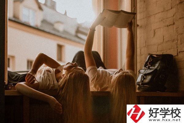 寧遠(yuǎn)縣九峰職業(yè)中專學(xué)校好不好？宿舍怎么樣？
