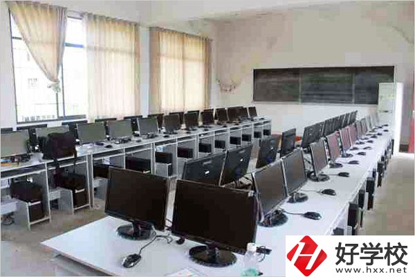 永州市第二技工學(xué)校是公辦還是民辦？辦學(xué)條件怎么樣？