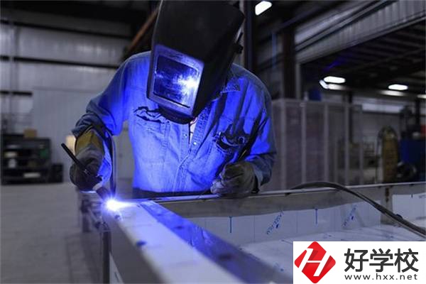 郴州有學(xué)電焊專業(yè)的學(xué)校嗎？就業(yè)薪資高嗎？