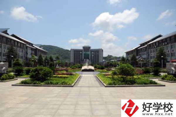 湘西州經(jīng)濟貿(mào)易學校開設了哪些專業(yè)？學費是多少？