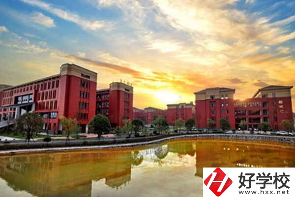 桃江縣職業(yè)中專開設(shè)了哪些熱門專業(yè)？