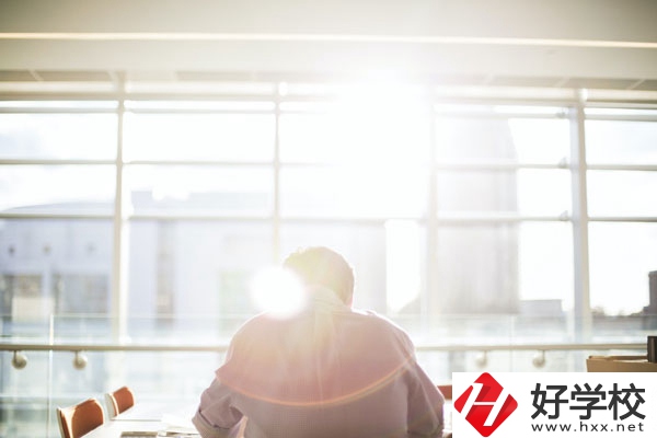 永興縣職業(yè)中專學(xué)校航空服務(wù)專業(yè)怎么樣？