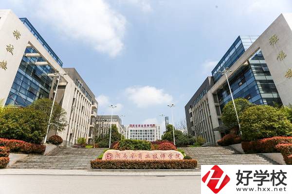 株洲比較好的廚師培訓(xùn)學(xué)校有哪些？烹飪專業(yè)好就業(yè)嗎？