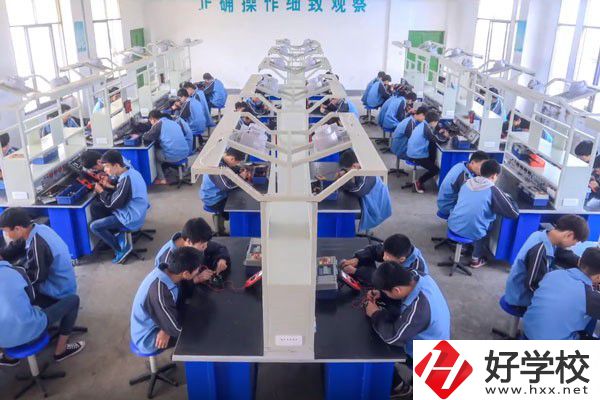 長(zhǎng)沙學(xué)服裝設(shè)計(jì)可以去哪些中職？專業(yè)好就業(yè)嗎？