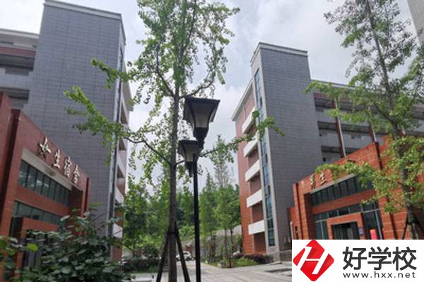 長沙縣職業(yè)中專學校開設了哪些熱門專業(yè)？