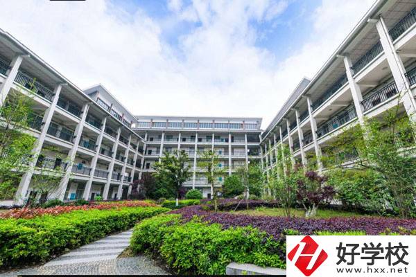 湘西有學(xué)習(xí)中西面點(diǎn)的學(xué)校嗎？專(zhuān)業(yè)好就業(yè)嗎？