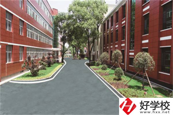 在婁底有開設(shè)航空專業(yè)的職校嗎？學(xué)航空專業(yè)有前途嗎？