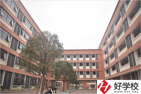 湘西學(xué)什么專業(yè)好就業(yè)？有什么學(xué)校推薦？