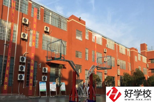 長沙市英藍(lán)中等職業(yè)學(xué)校怎么樣？收費(fèi)標(biāo)準(zhǔn)如何？