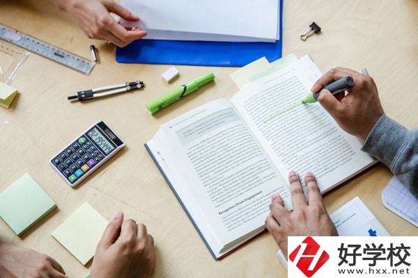 女生在衡陽(yáng)讀衛(wèi)校怎么樣？有前途嗎？