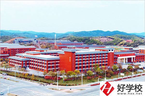 湖南省陶瓷技師學(xué)院有什么樣的辦學(xué)特色？