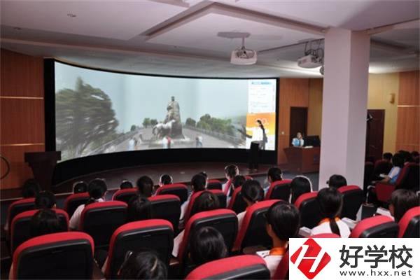 長(zhǎng)沙市望城區(qū)職業(yè)中等專業(yè)學(xué)校的辦學(xué)條件如何？