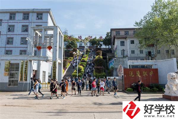 懷化有可以考大學(xué)的中職學(xué)校嗎？哪所升學(xué)情況比較好？