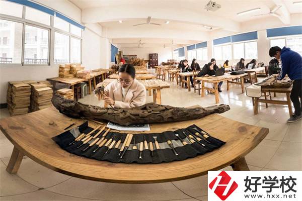 湘西有學(xué)習(xí)中西面點(diǎn)的學(xué)校嗎？專(zhuān)業(yè)好就業(yè)嗎？