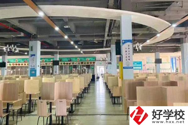 長沙經(jīng)貿(mào)職業(yè)中專有哪些招生專業(yè)？學(xué)費(fèi)是多少？